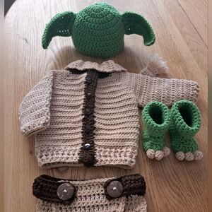 Baby Yoda photo costume